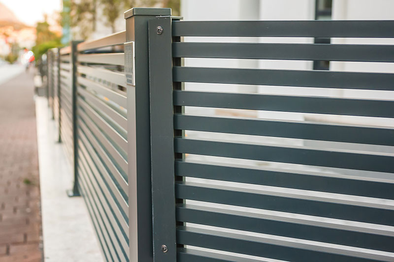 גדר אלומיניום מעוצבת